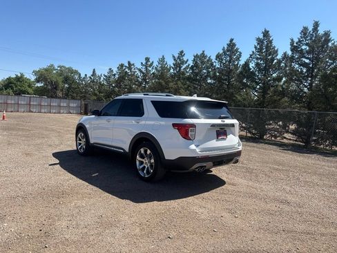 Used 2020 Ford Explorer Platinum w/ Premium Technology Package AWD/4WD image 4
