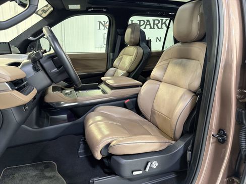 Used 2025 Lincoln Navigator Black Label AWD/4WD image 10