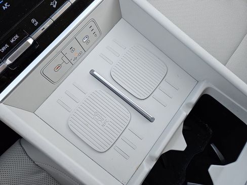 Used 2025 Hyundai Santa Fe SEL image 16