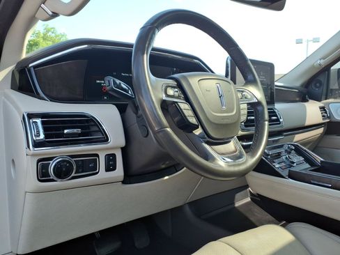 Used 2021 Lincoln Navigator Reserve AWD/4WD image 14