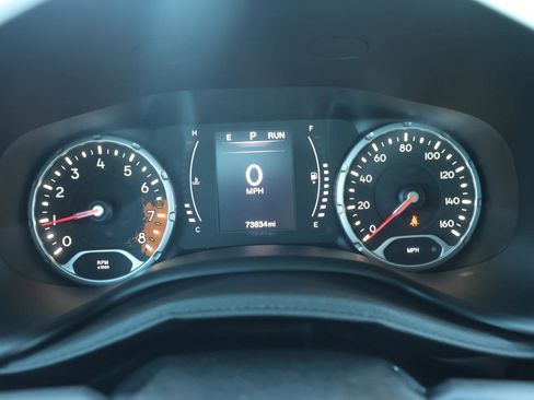 Used 2017 Jeep Renegade Latitude w/ Popular Equipment Group image 37