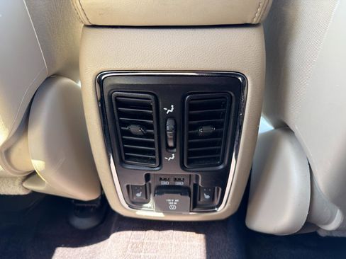 Used 2017 Jeep Grand Cherokee Limited image 20