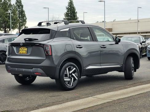 New 2026 Nissan Kicks SV w/ SV Premium Package image 5