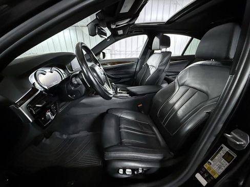 Used 2017 BMW 540i xDrive image 18