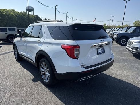 Used 2022 Ford Explorer XLT w/ Equipment Group 202A AWD/4WD image 5