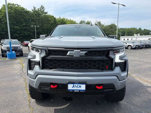 Used 2025 Chevrolet Silverado 1500 RST AWD/4WD image 2