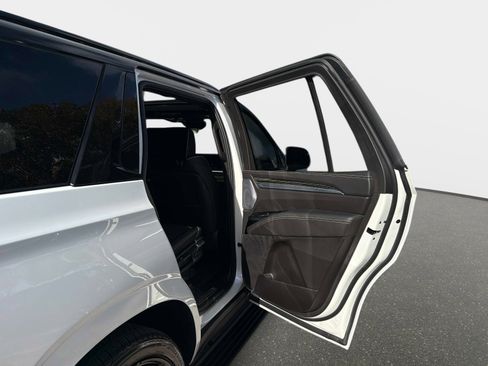 Used 2025 Cadillac Escalade V image 26