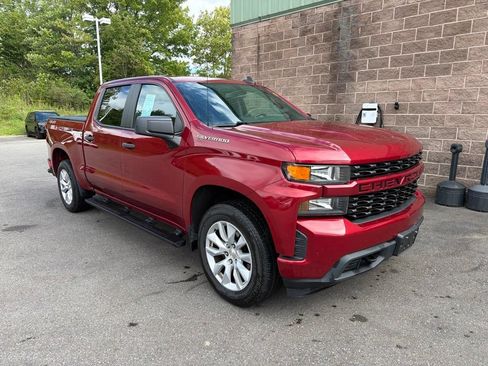 Used 2020 Chevrolet Silverado 1500 Custom w/ Custom Value Package AWD/4WD image 2