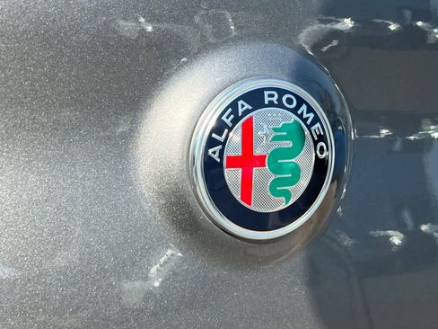 Used 2018 Alfa Romeo Stelvio image 13