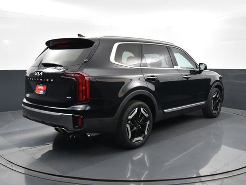 Certified 2025 Kia Telluride S image 31