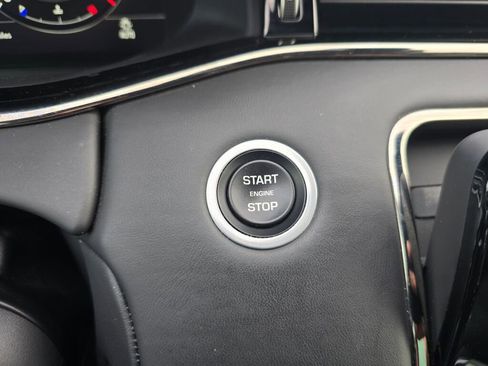 Used 2020 Land Rover Range Rover Evoque R-Dynamic SE image 25