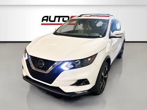 Used 2022 Nissan Rogue Sport SL AWD/4WD image 3