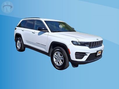 Used 2024 Jeep Grand Cherokee Laredo
