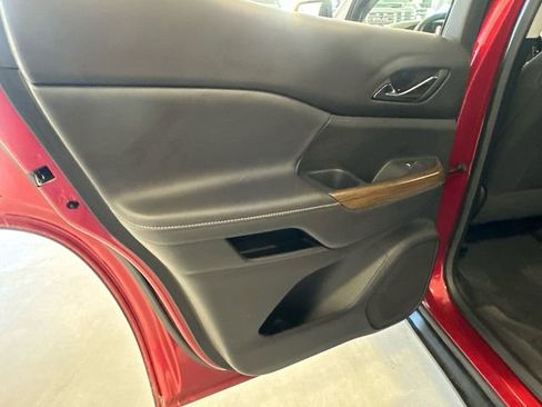 Used 2023 GMC Acadia SLE w/ Elevation Edition image 32