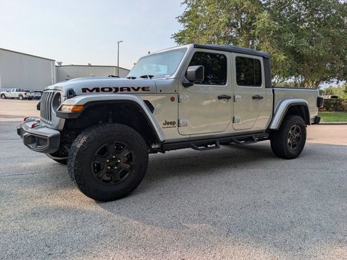 Used 2022 Jeep Gladiator Mojave AWD/4WD image 3