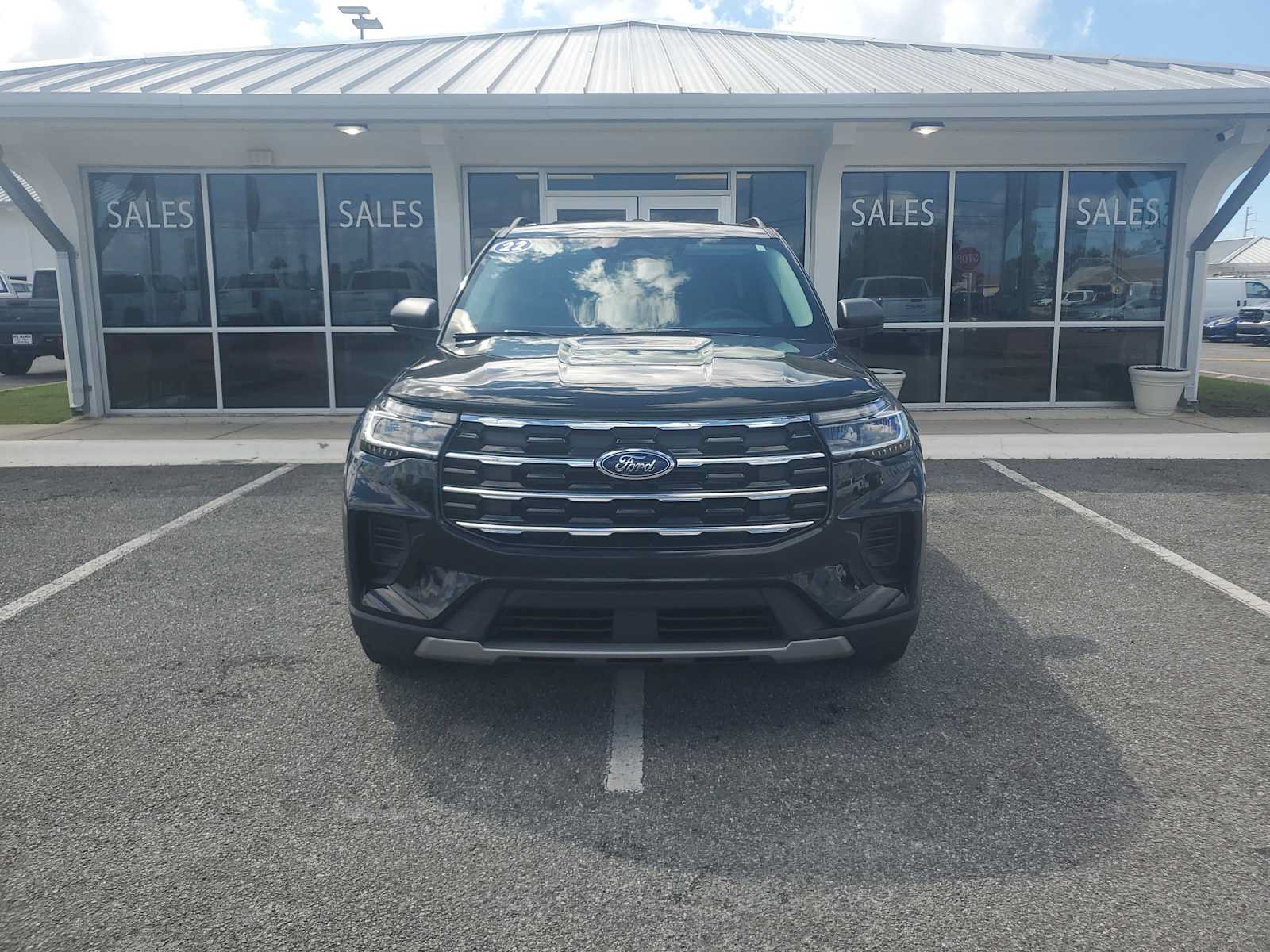 Used 2025 Ford Explorer Active RWD image 10