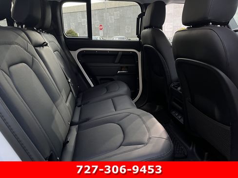 Used 2025 Land Rover Defender 110 X-Dynamic SE AWD/4WD image 21