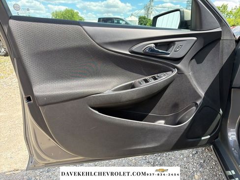 Used 2018 Chevrolet Malibu LT FWD image 9