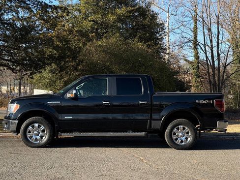 Used 2011 Ford F150 Lariat w/ Lariat Chrome Pkg image 2