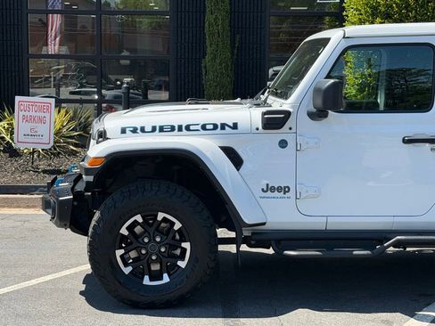Used 2024 Jeep Wrangler Unlimited Rubicon 4xe AWD/4WD image 10