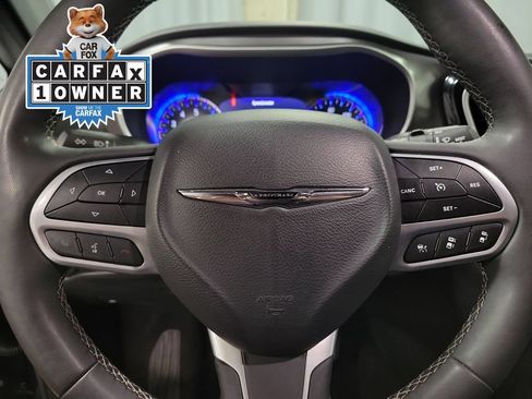 Used 2025 Chrysler Pacifica Select FWD image 24