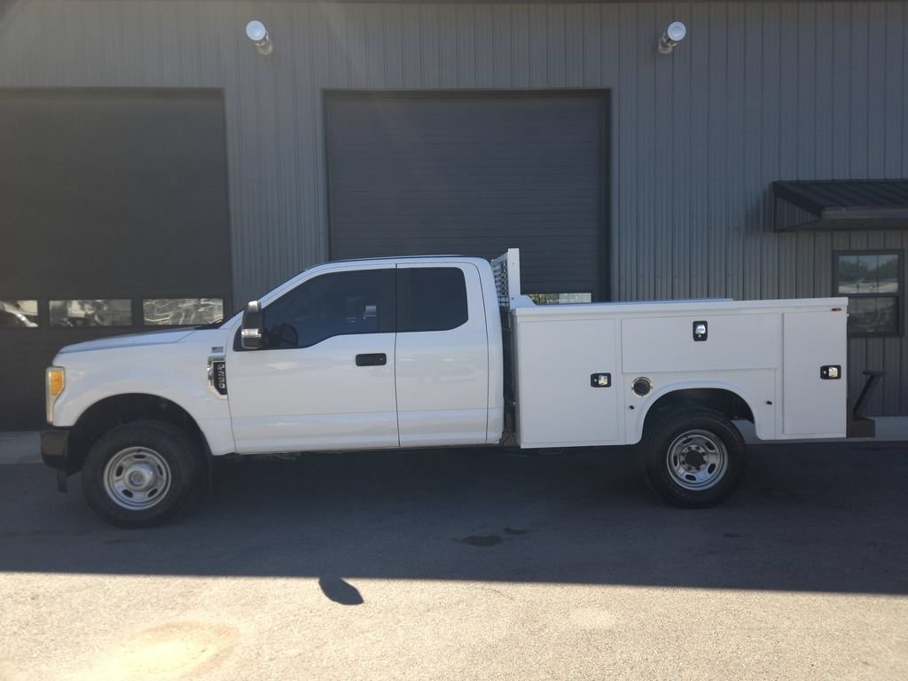 Used 2017 Ford F250 XL w/ Power Equipment Group AWD/4WD image 1