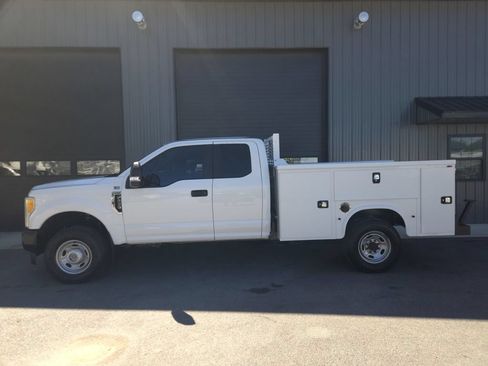 Used 2017 Ford F250 XL w/ Power Equipment Group AWD/4WD image 1