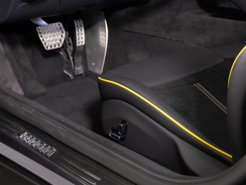 Used 2025 Ferrari Roma Spider RWD image 29