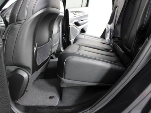 New 2026 Jeep Grand Cherokee Limited w/ Luxury Tech Group II AWD/4WD image 21