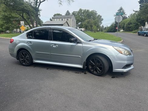 Used 2013 Subaru Legacy 2.5i Premium w/ All-Weather Pkg AWD/4WD image 5