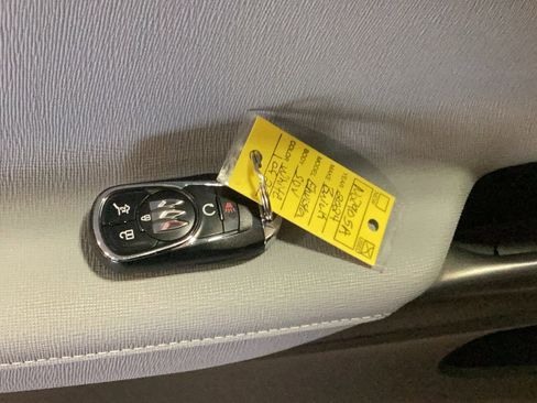 Used 2024 Buick Envista Preferred w/ Convenience I Package FWD image 11