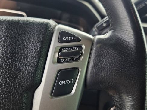 Used 2019 Nissan Titan SV w/ SV Convenience Package AWD/4WD image 35