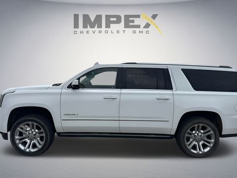 Used 2017 GMC Yukon XL Denali w/ Open Road Package AWD/4WD image 15