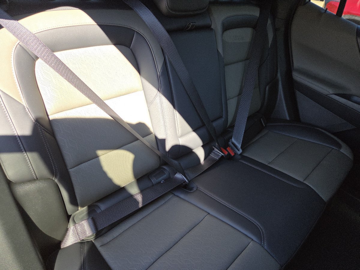 New 2027 Chevrolet Equinox LT w/ Convenience Package II FWD image 26