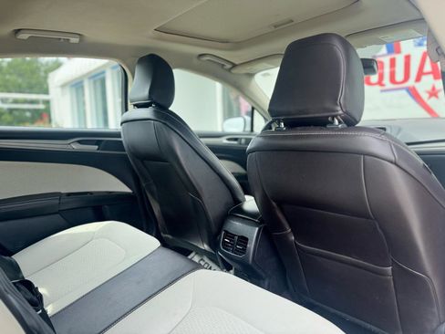 Used 2020 Ford Fusion SE w/ Equipment Group 151A FWD image 57