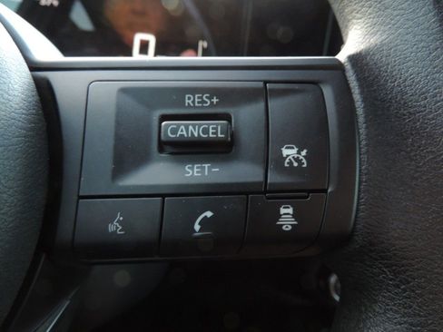 Certified 2025 Nissan Kicks SV image 26