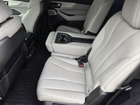 Certified 2026 Acura MDX w/ Technology Package image 30