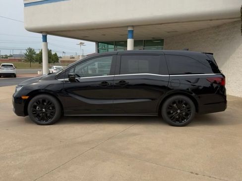 Used 2025 Honda Odyssey Sport-L image 2