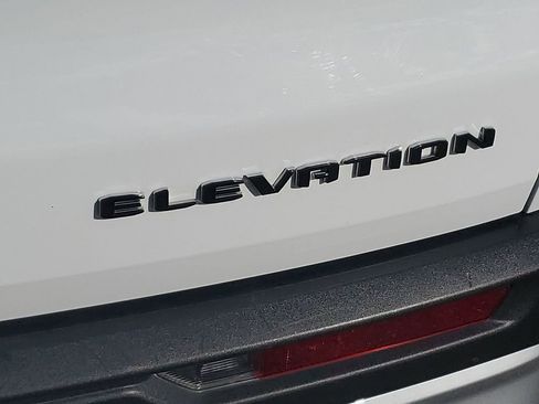 Used 2025 GMC Acadia Elevation image 40