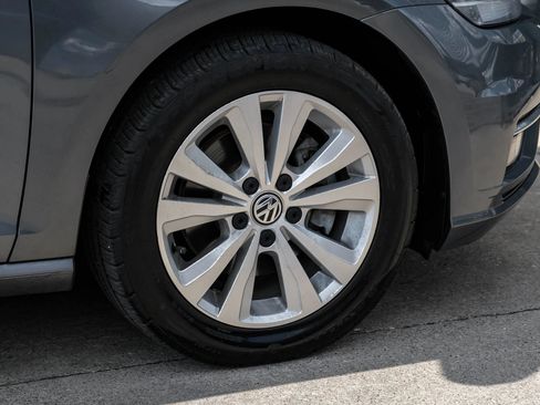 Used 2019 Volkswagen Golf SE FWD image 49