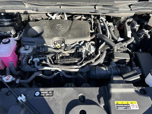Used 2024 Toyota Sienna XLE image 11