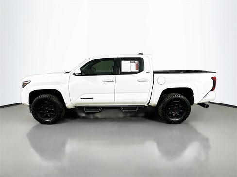 Used 2024 Toyota Tacoma SR5 image 5
