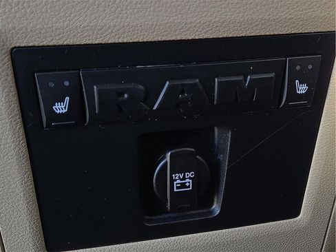 Used 2017 RAM 1500 Laramie w/ Convenience Group image 10