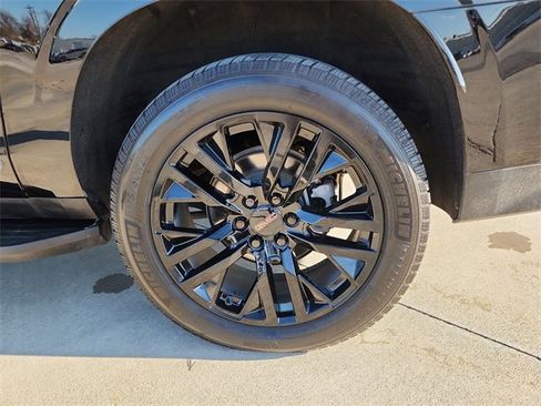 Used 2021 GMC Yukon XL SLT w/ SLT Premium Package image 29