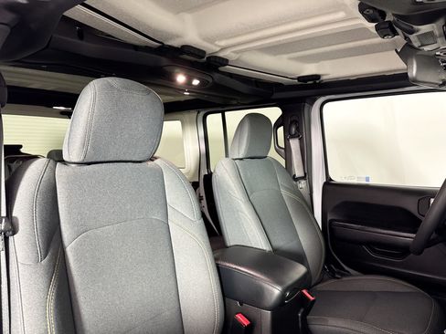 Used 2024 Jeep Wrangler Unlimited w/ Convenience Group AWD/4WD image 35