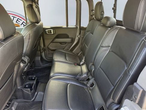 Used 2021 Jeep Gladiator Overland image 20