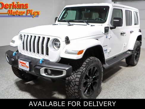 Used 2022 Jeep Wrangler Unlimited Sahara w/ Cold Weather Group AWD/4WD image 1