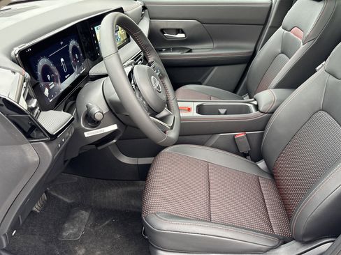 New 2025 Nissan Kicks SR w/ SR Premium Package image 10