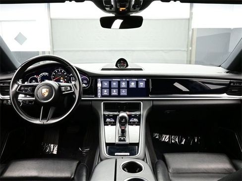 Used 2021 Porsche Panamera 4 image 19