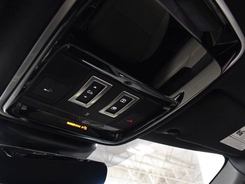 Used 2018 Land Rover Range Rover Velar AWD/4WD image 33